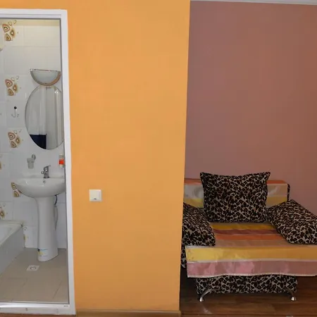 Domik Na Fontane
