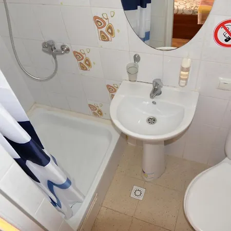 Domik Na Fontane Guest house *
