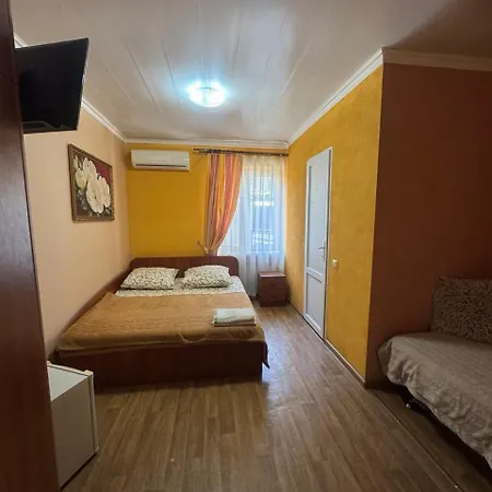 Domik Na Fontane Guest house *